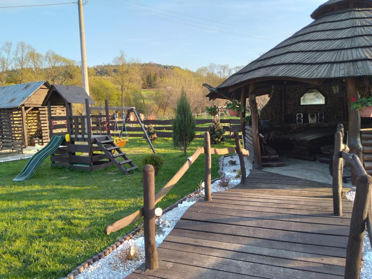 Domek Na Prerii Ustrzyki Dolne Exterior photo