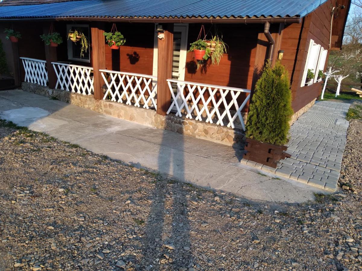 Domek Na Prerii Ustrzyki Dolne Exterior photo