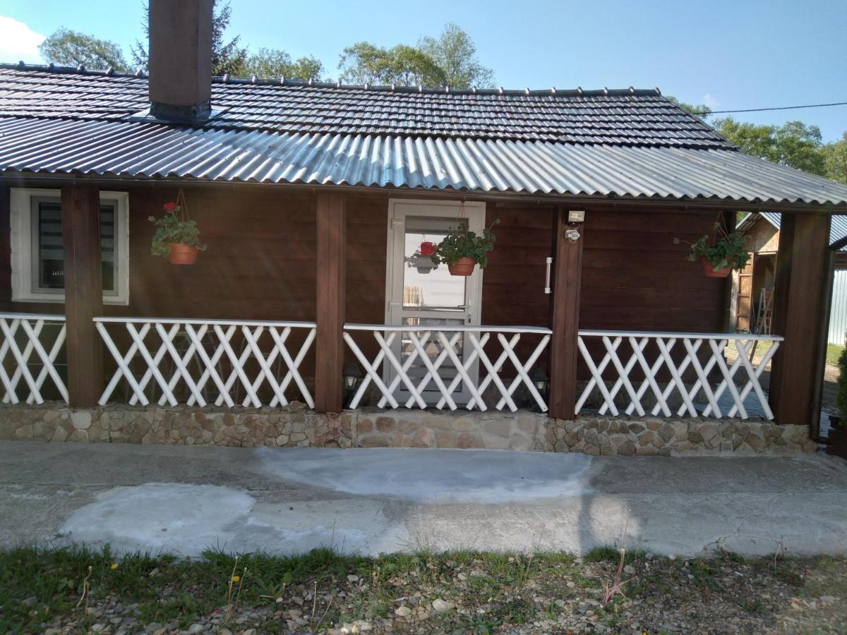 Domek Na Prerii Ustrzyki Dolne Exterior photo